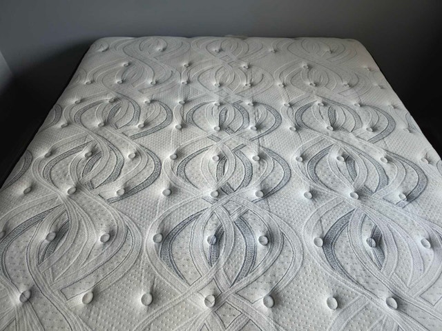 Queen Size Mattress and Storage Bed Frame - photo 2