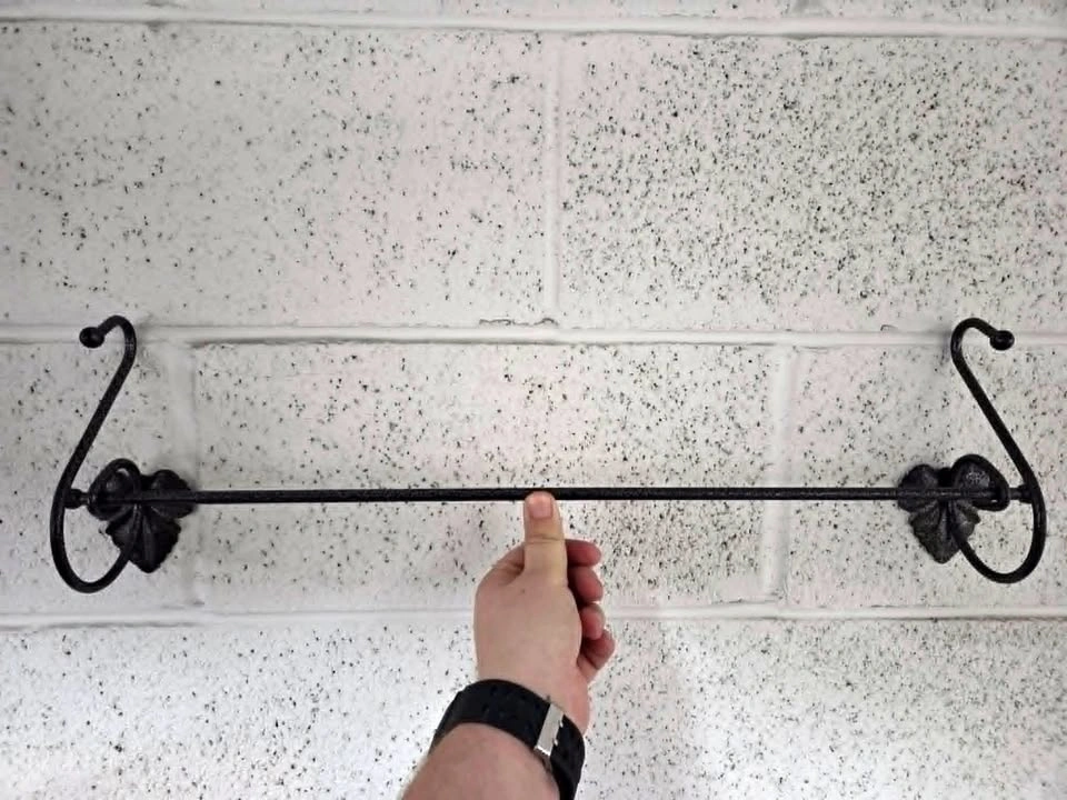 Decorative Metal Towel Rack