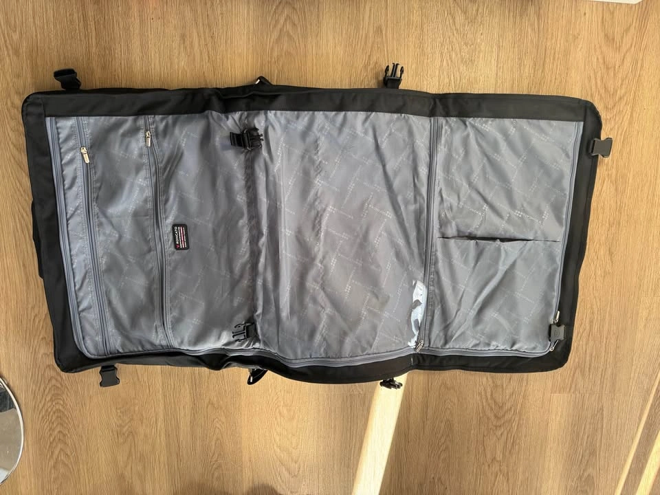 Italian Travel Briefcase - Brand New! - photo 3