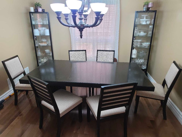 Convertible Dining Room Set (4 and 6)