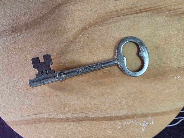 Vintage Skeleton Keys - photo 5