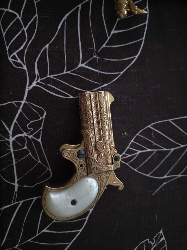 Vintage Derringer Pistol Lighter - photo 2