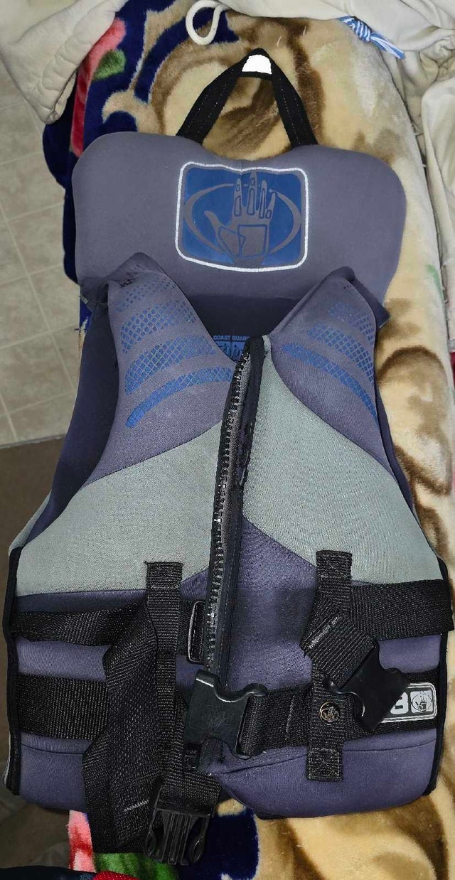 Body Glove Life Jacket