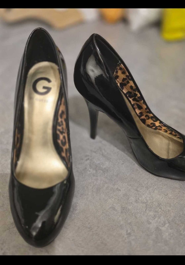 G by Guess Black Patent Heels - photo 2