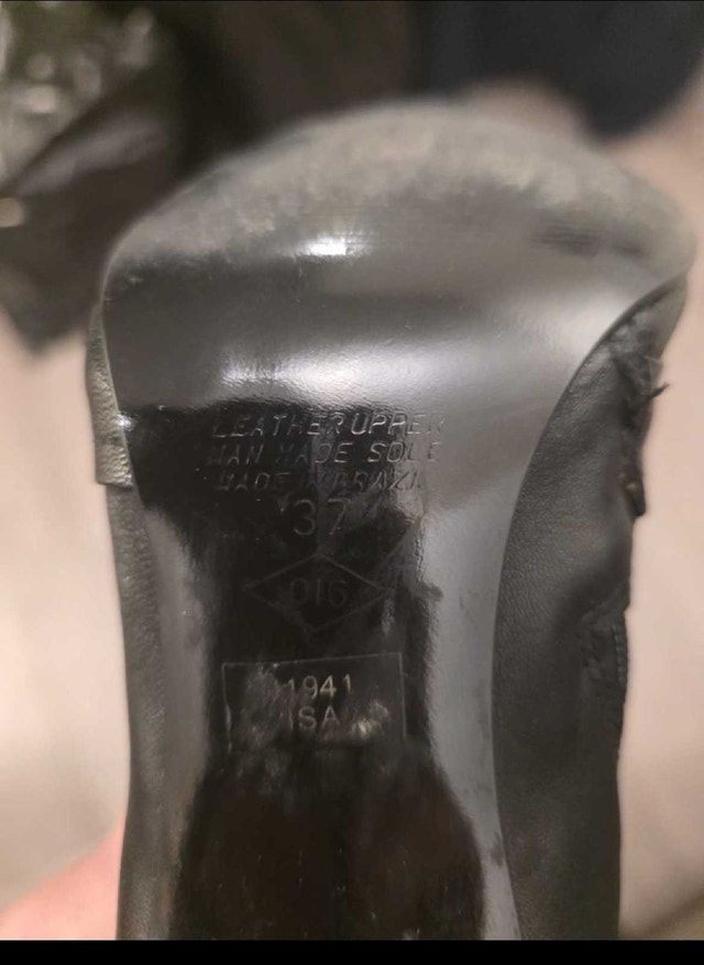 G by Guess Black Patent Heels - photo 4