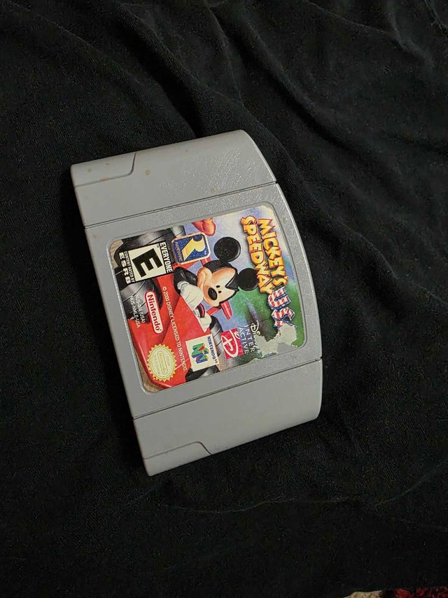 Nintendo Mickey's Speedway USA - photo 2