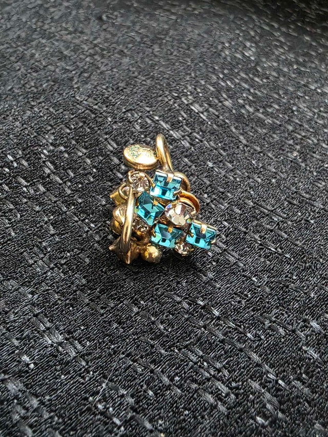 Coro Screw-Back Earrings - photo 4