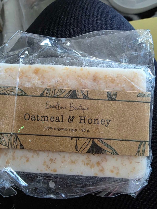 Emmitlove Boutique Oatmeal & Honey Soap - photo 2