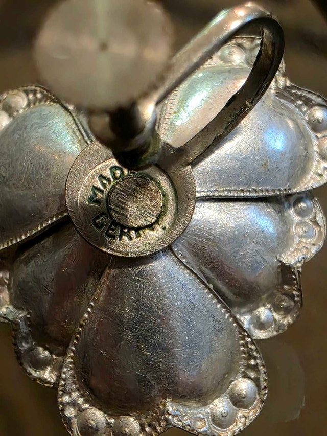 Vintage Floral Screw-Back Earrings Made in Germany - photo 5