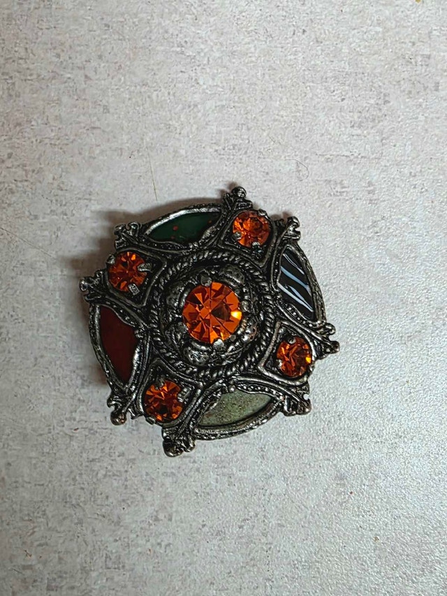 Vintage Style Brooch with Amber-Colored Rhinestones