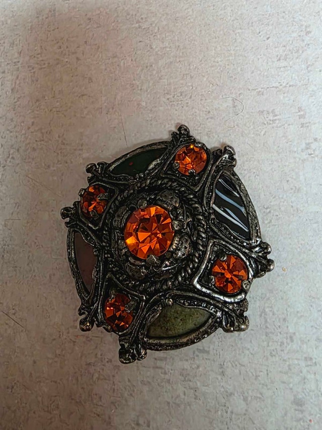 Vintage Style Brooch with Amber-Colored Rhinestones - photo 2