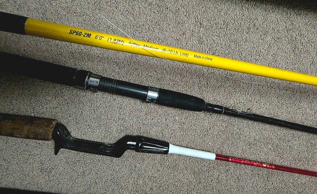 Fishing bundle: 2 rods with reels, 3 without (1 vintage) +case - photo 4