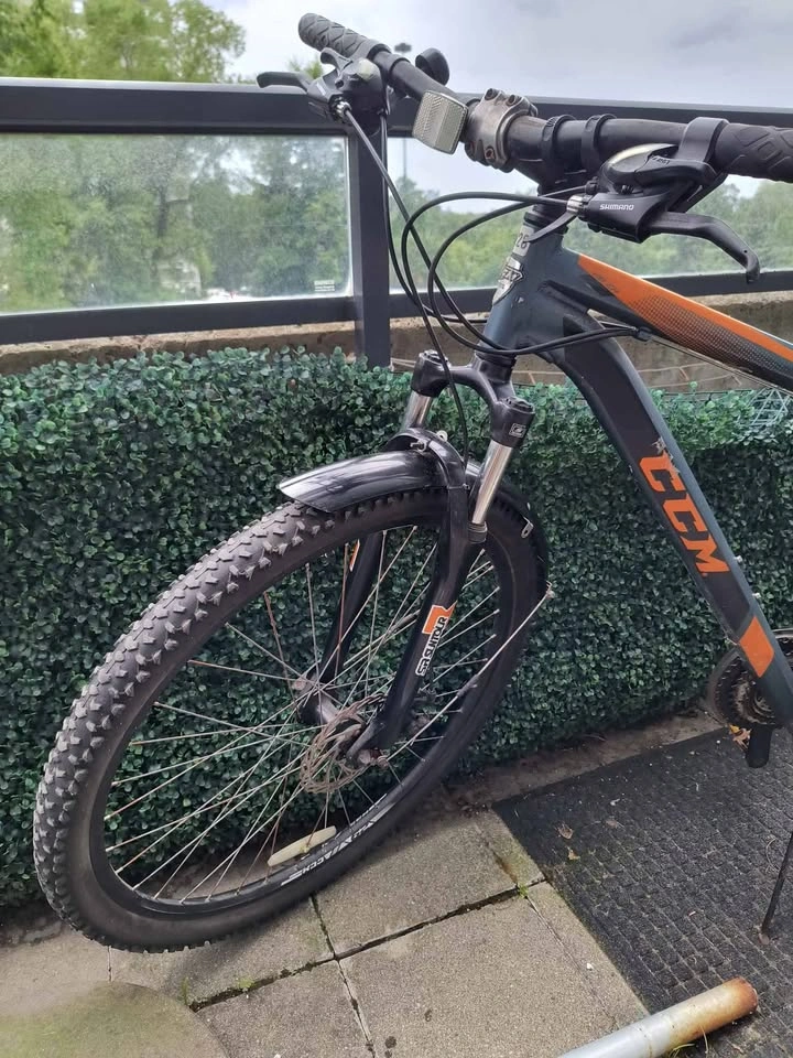 CCM 29"ER Mountain Bike + U-lock + tube - photo 2