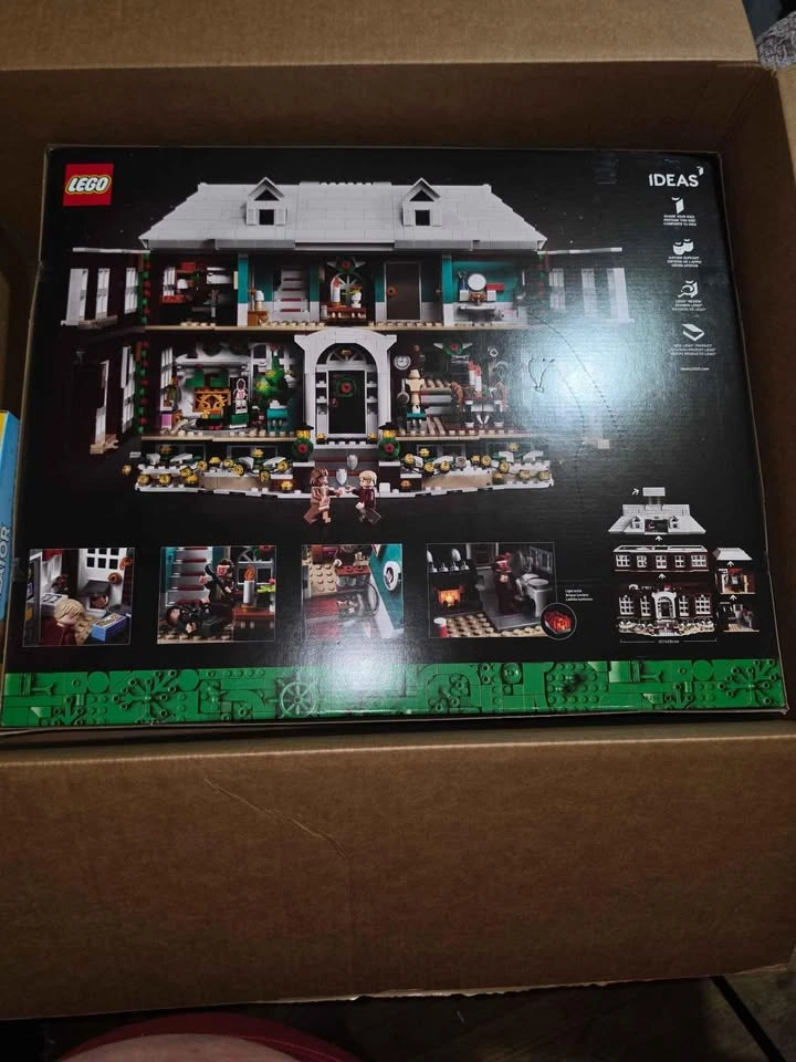 LEGO Ideas Home Alone Set 21330 - photo 5