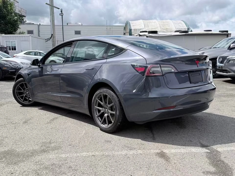 2022 Tesla Model 3 RWD/ CLEAN TITLE/ BC LOCAL - photo 4