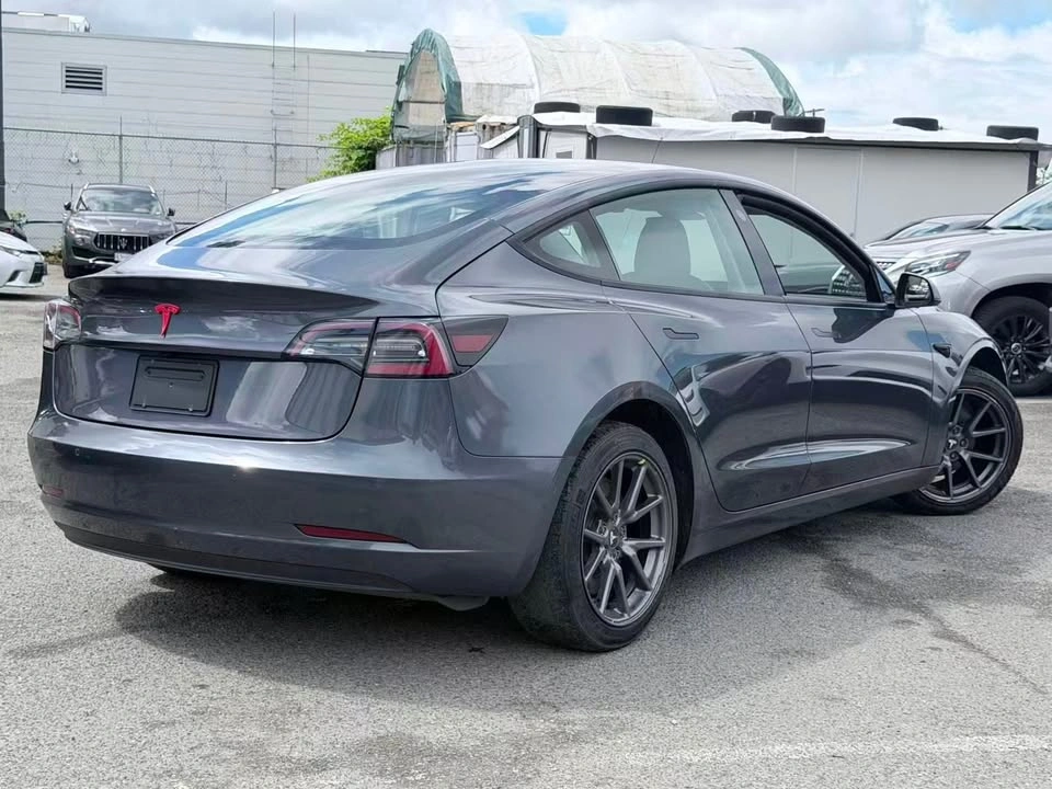 2022 Tesla Model 3 RWD/ CLEAN TITLE/ BC LOCAL - photo 5