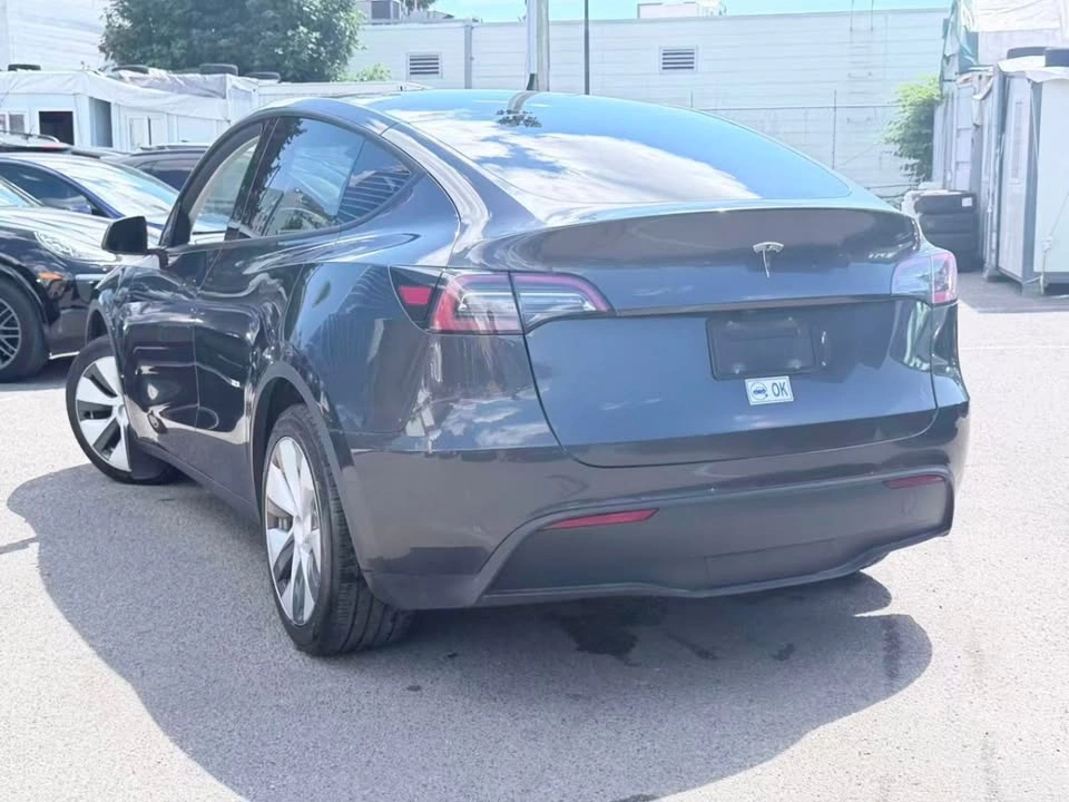 2024 Tesla Model Y RWD / No Accident / BC Local - photo 3