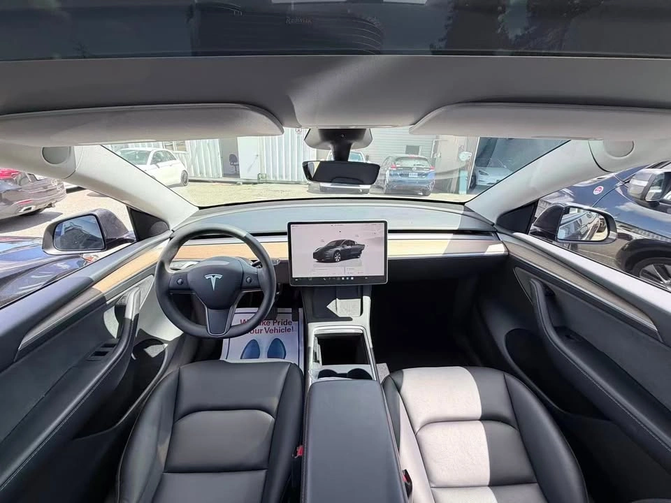 2024 Tesla Model Y RWD / No Accident / BC Local - photo 5