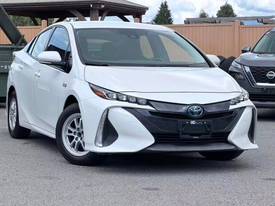 2019 Toyota Prius Prime Auto/ CLEAN TITLE/ BC LOCAL - photo 2