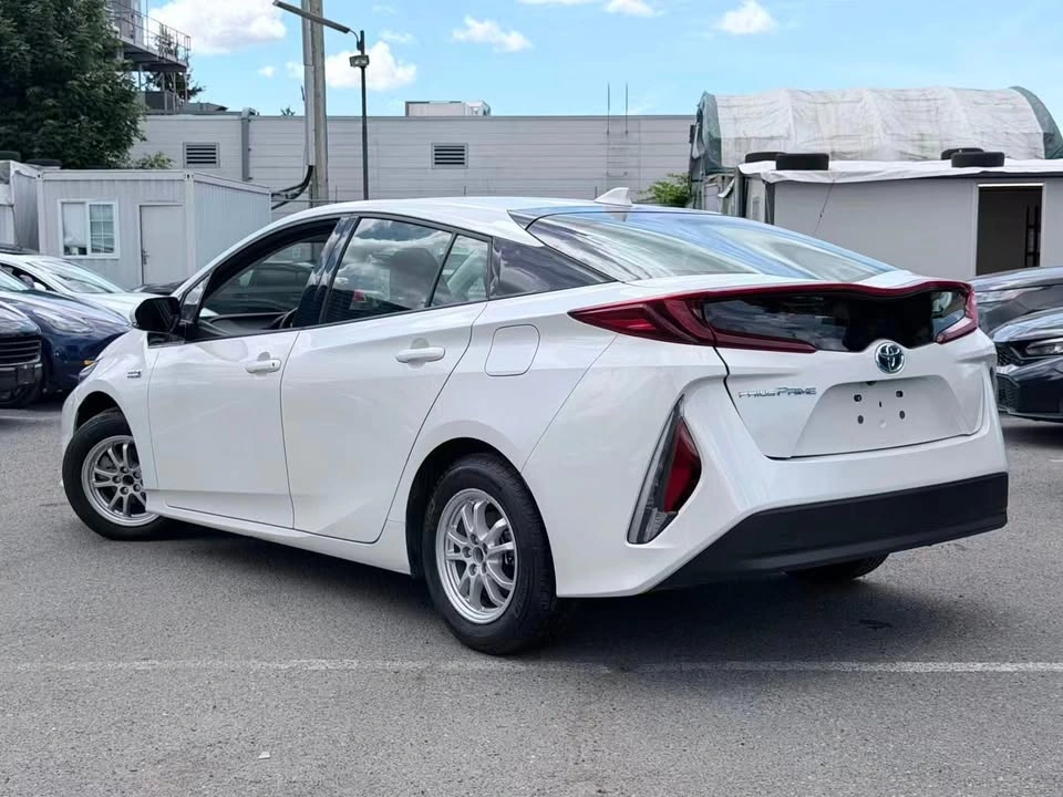 2019 Toyota Prius Prime Auto/ CLEAN TITLE/ BC LOCAL - photo 3