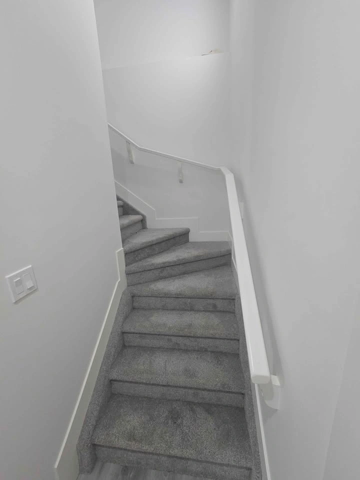 LEASE TAKEOVER: Modern 2-Bedroom Basement Suite in Stillwater! - photo 2