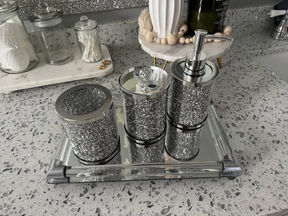 4- Piece Bathroom Accessory Set - photo 3