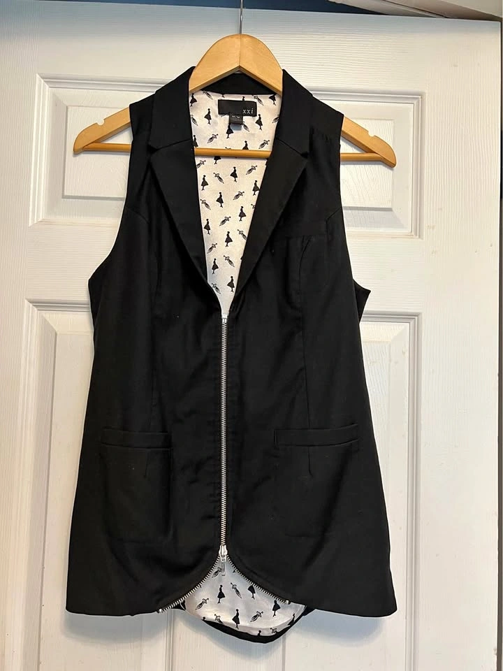 ⚽ Black Vest with zipper