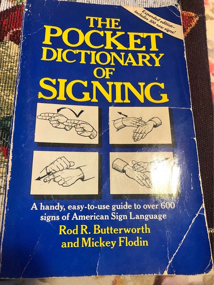 ⚽️ Dictionary of Signing