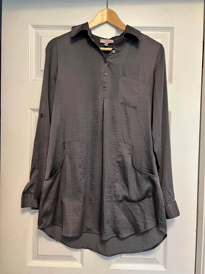⚽ Silky Blouse