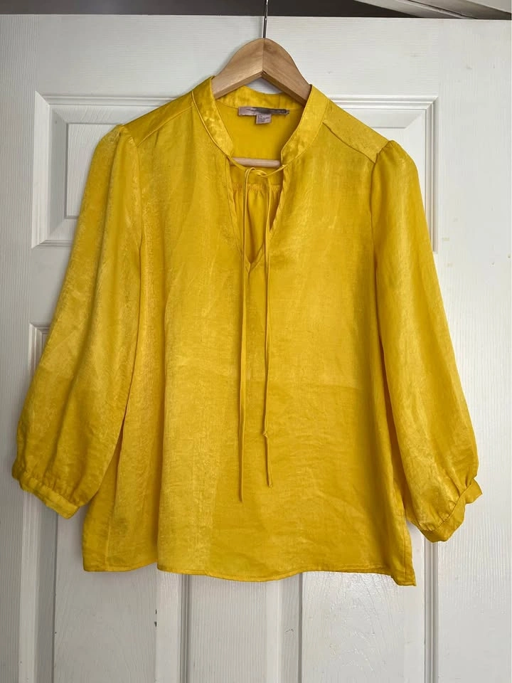 ⚽ Long sleeve Yellow blouse
