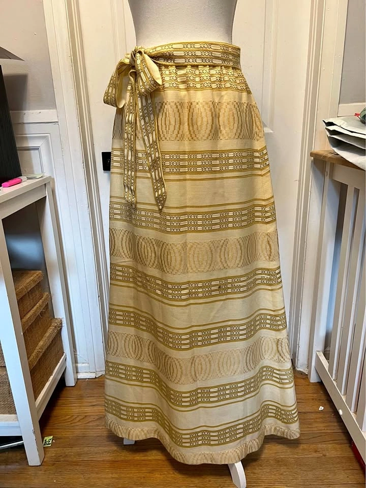 ⚽  A-line Long skirt