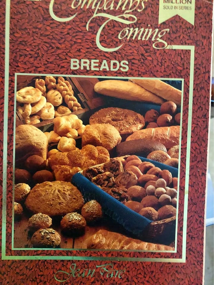 ⚽️ Vintage Company’s Coming Breads Cook Book