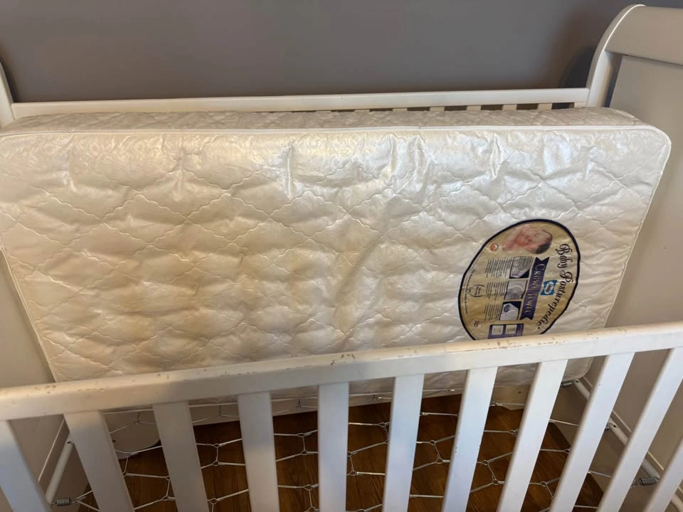 White Crib and Mattress - photo 5