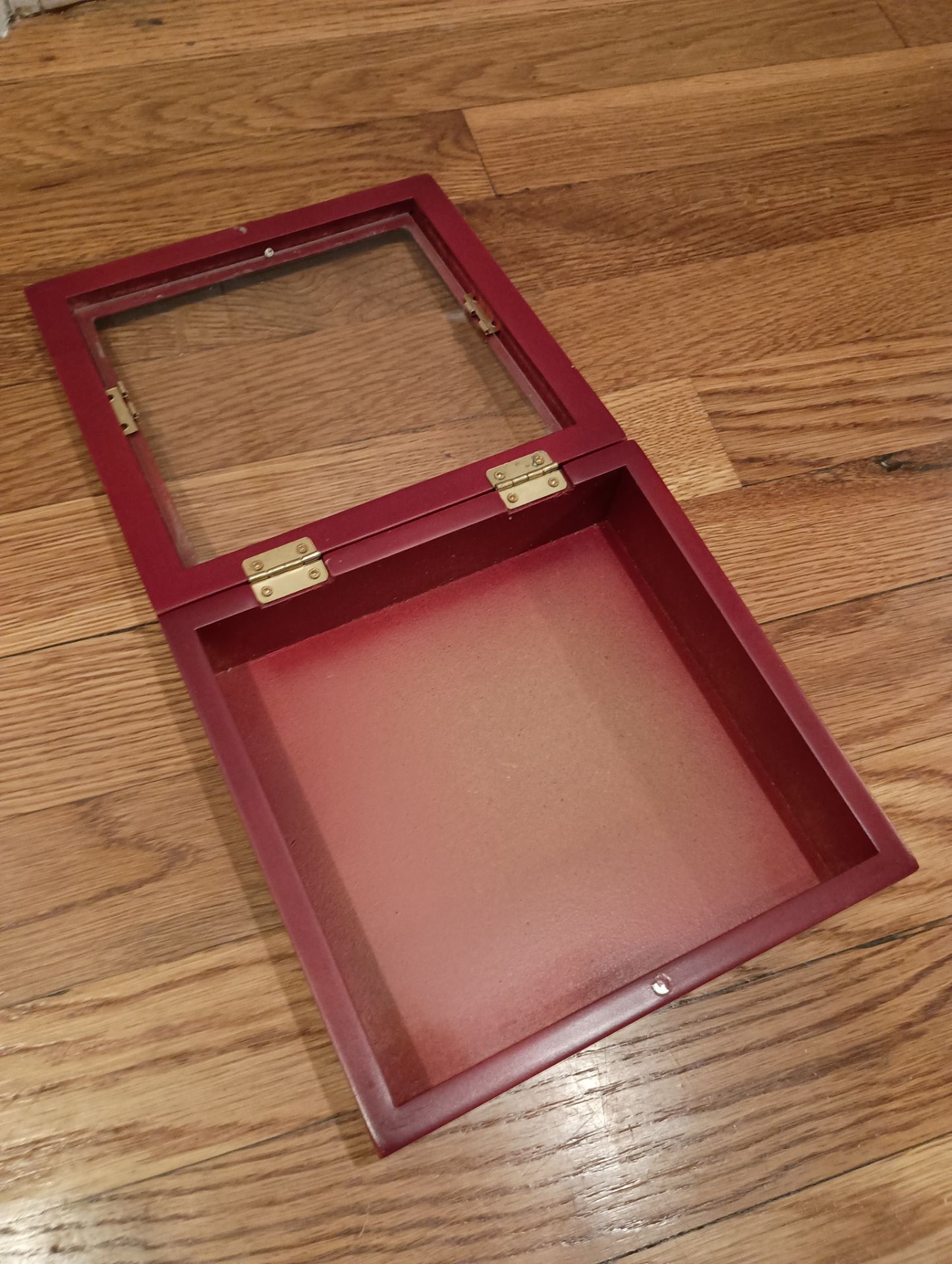 Small Red Box with Glass Lid - photo 3