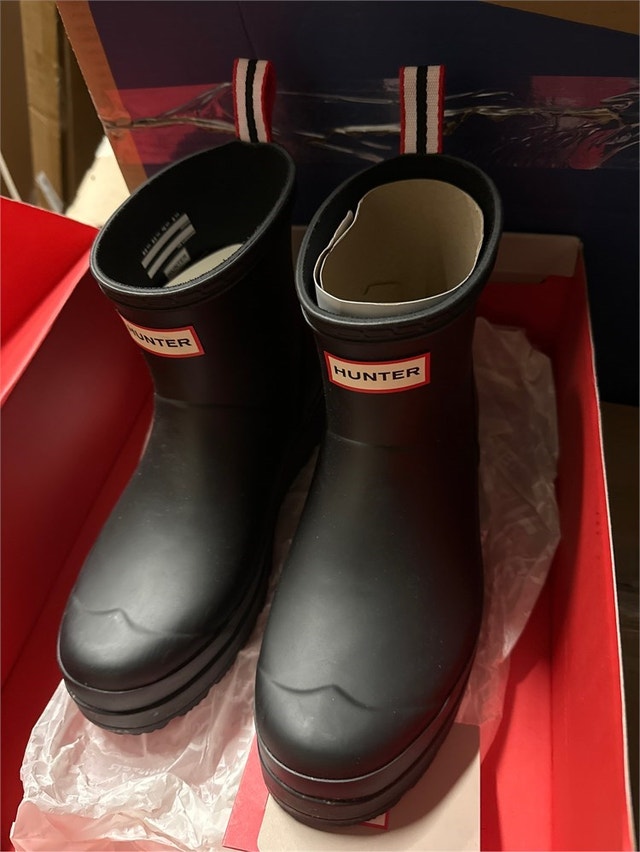 US 8, HUNTER Women's Rain Boot, Black - photo 4