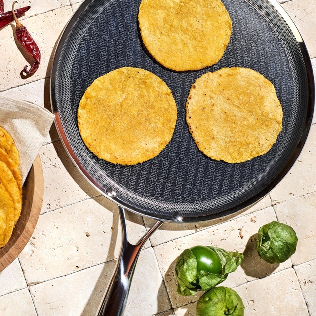 HexClad Hybrid Nonstick 12-Inch Griddle Pan, Stay-Cool Handle - photo 2