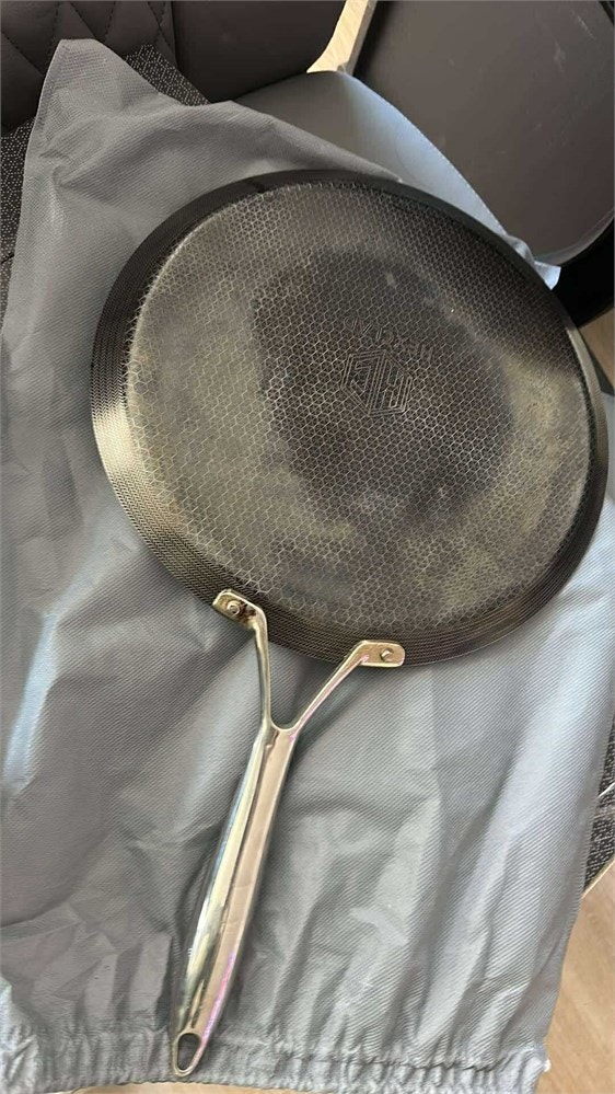 HexClad Hybrid Nonstick 12-Inch Griddle Pan, Stay-Cool Handle - photo 4