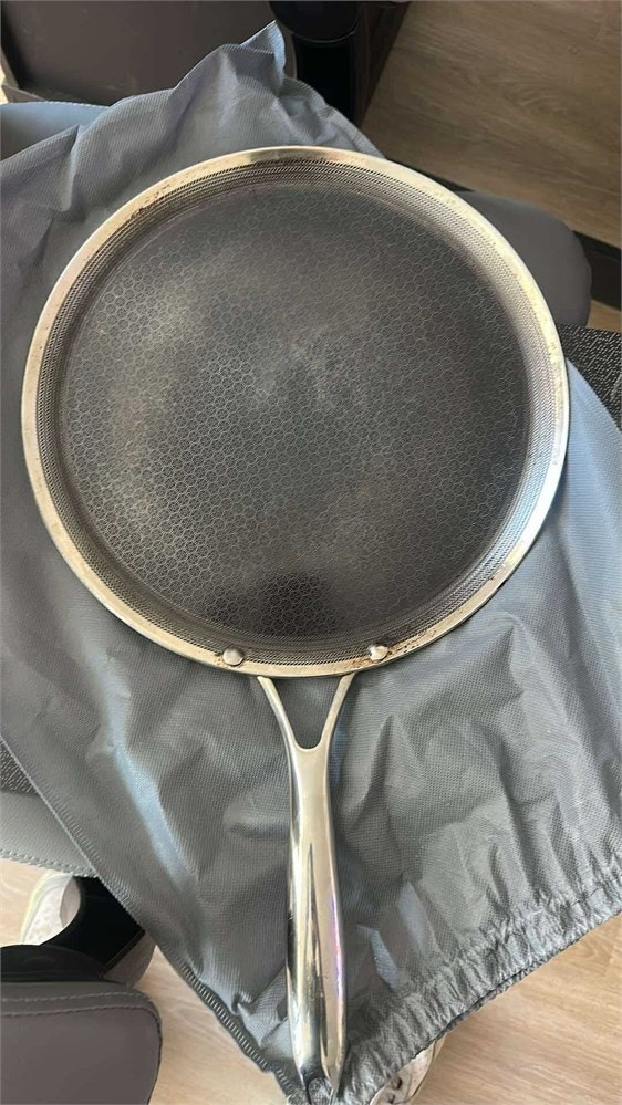HexClad Hybrid Nonstick 12-Inch Griddle Pan, Stay-Cool Handle - photo 5