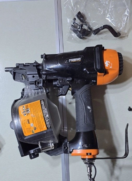 Freeman PCN65 Pneumatic 15 Degree 2-1/2" Coil Siding Nailer - photo 4