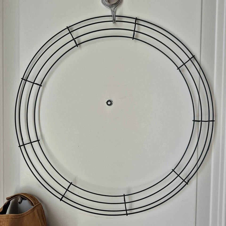 Wire Wreath Frame - 18" Diameter