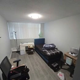 3 beds 2 baths Flat
