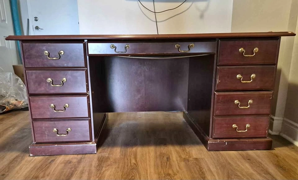 Wooden computer desk with lock drawer