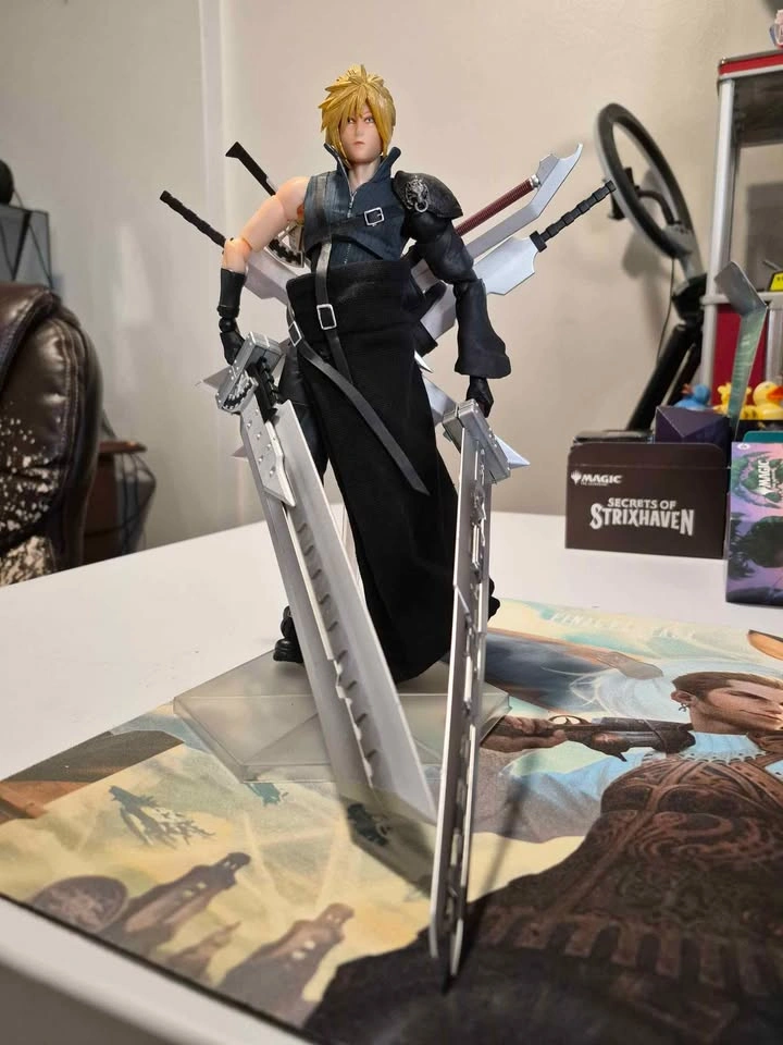 Final Fantasy VII Cloud Strife Advent Children Play Arts Figure - photo 2