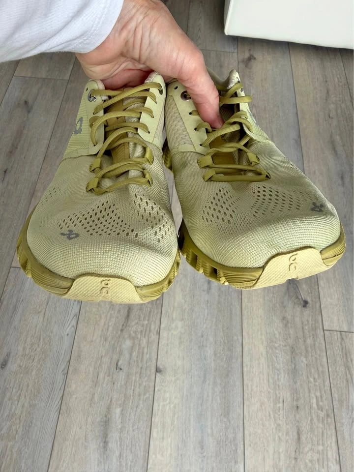 On Cloud X Athletic Shoes