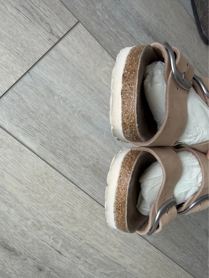 Like NEW Big Buckle Birkenstocks Arizona Nubuck Leather - photo 5