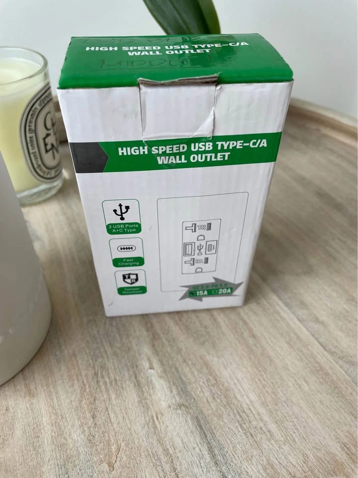 HIGH SPEED USB TYPE-C/A WALL OUTLET