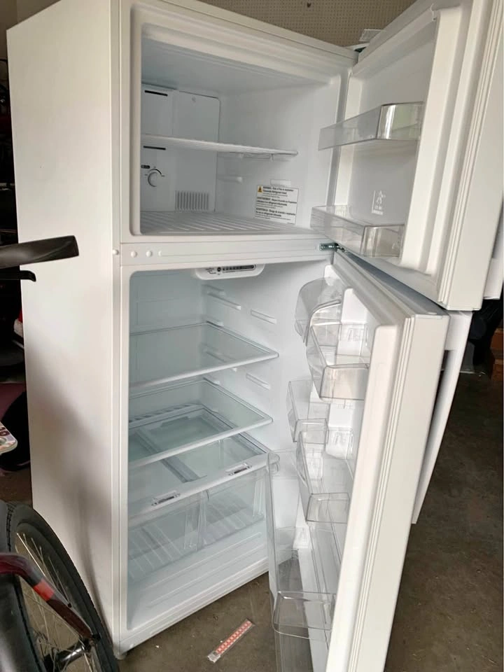 GE Refrigerator