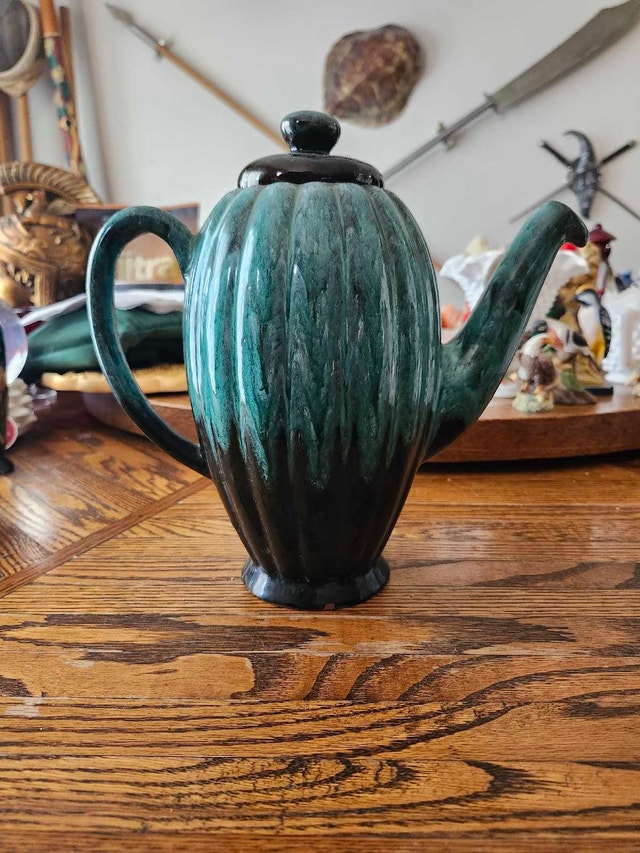 Vintage Ceramic Teapot ⚽