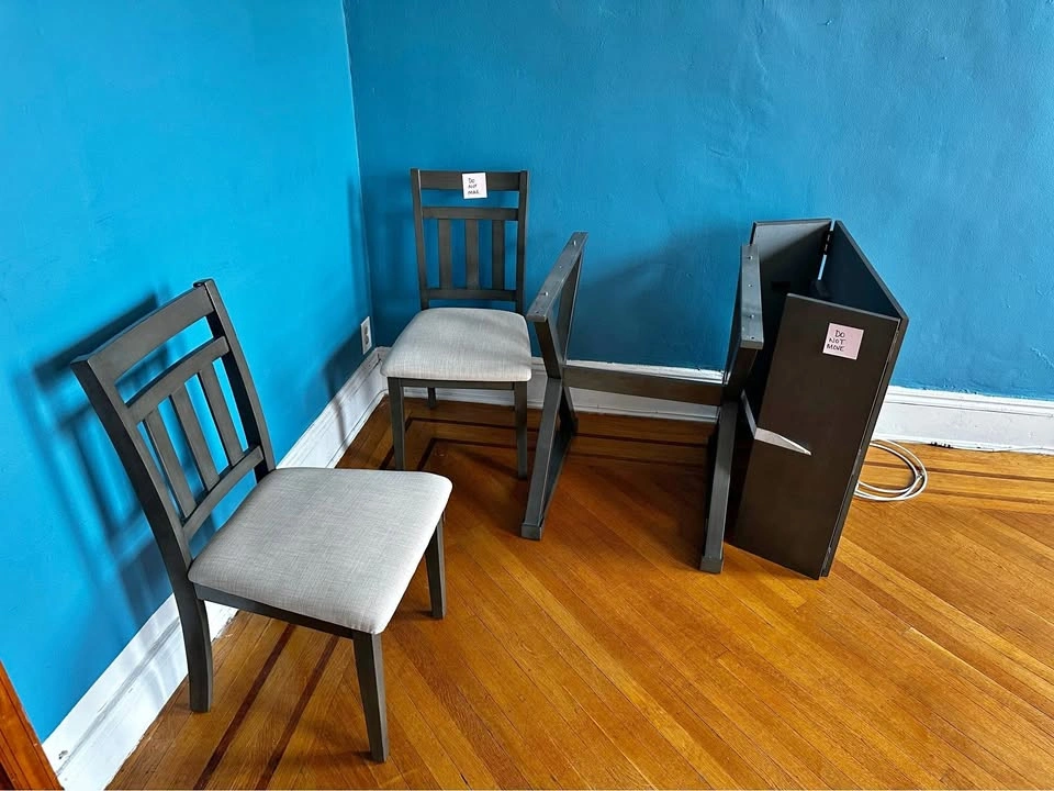 Dining table with 2 chairs