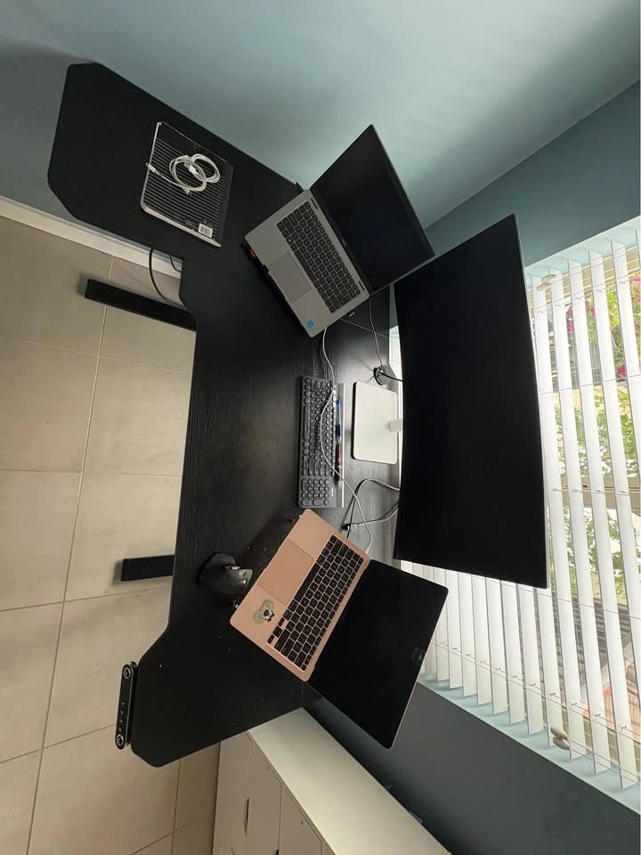 Adjustable L-shaped standing desk - photo 2